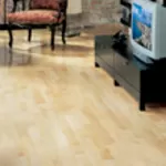 Красивый дом с паркетной доской-