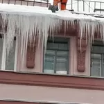 Уборку крыши от снега, наледи, сосулек доверьте профессионалам!