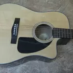 Продам электроакустическую гитару Fender CD-60CE