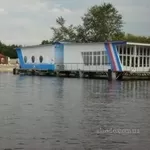 Дом на воде для прекрасного времяпровождения