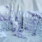 Свадебные наборы: бокалы,  шампанское,  свечи,  подушки