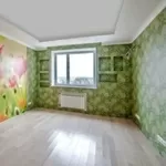 Поклейка вінілових флізелінових шпалер 