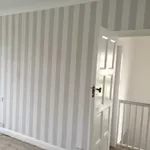 Поклейка стен обоями Киев 