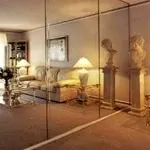 Зеркальные стены и потолки