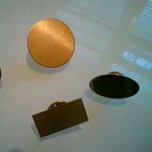 Заготовки для значков под наклейку.