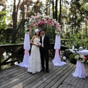 Прокат свадебных арок и чехлов,  оформление залов.