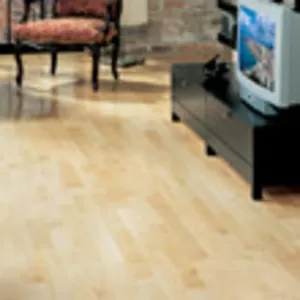 Красивый  дом с паркетной доской-