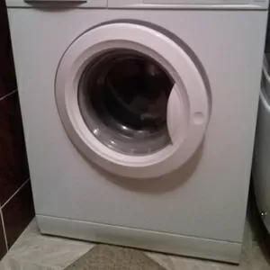 Продам стиральную машину Indesit