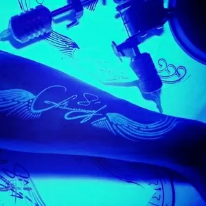 Татуировки и пирсинг