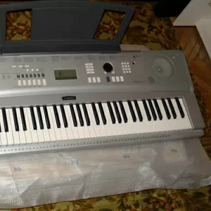 Продаю срочно новый Синтезатор Yamaha DGX-220