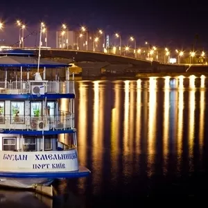  Отель-теплоход на берегу Днепра «Богдан Хмельницкий»
