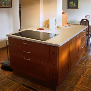 Кухня под заказ с  ДСП и МДФ по доступным ценам