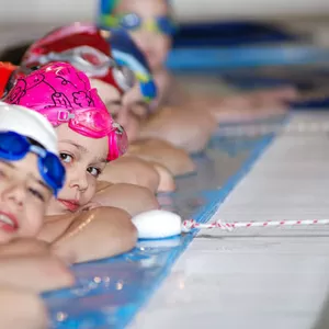 Обучение детей плаванью 