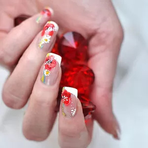 Срочно требуется мастер маникюра и педикюра