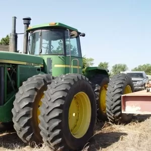 Трактор колесный JOHN DEERE 8850