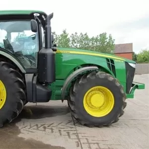 Трактор колесный JOHN DEERE 8335