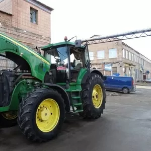 Трактор колесный JOHN DEERE 8520