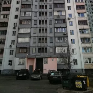 Продам 3 комн квартиру 81м2,  ул. Новаторов 22б,  Старая Дарница,  Киев