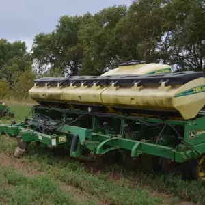 Сівалка точного висіву пневматична JOHN DEERE 2126