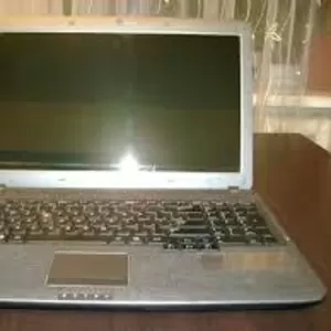 Деловой,  двухядерный,  интернет-ноутбук Samsung R528