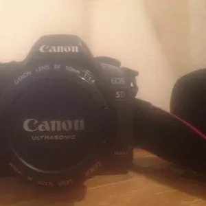 продам видео камеру  Canon 5D Mark II с комплектующими