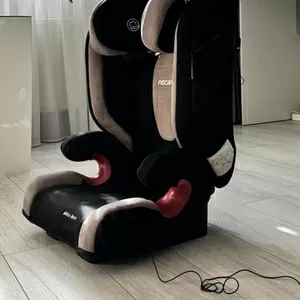 Продам вживане дитяче автокрісло Recaro Monza Nova