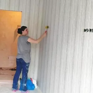 Поклейка обоев Маляр Киев 