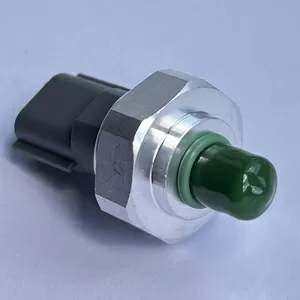 Датчик тиску кондиціонера Nissan Leaf AZE0,  ZE1 (13-) 92136-3NF0A