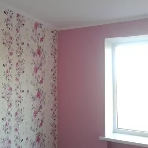 Обклеювання шпалерами недорого Київ 