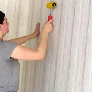 Поклейка обоев Шпаклевка стен Киев 