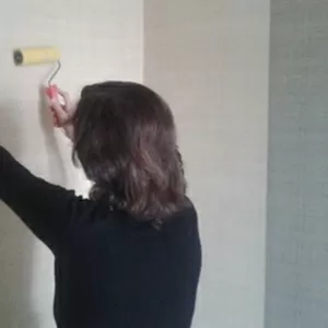 Поклейка обоев в Киеве Частный маляр 