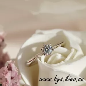 Золоте кільце на заручини