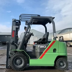 Газ-бензиновий навантажувач TCM (Nissan) з вагами