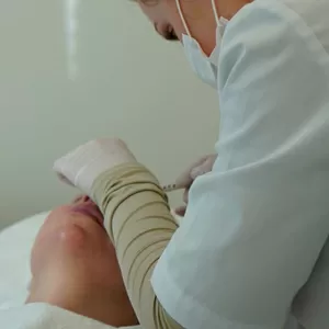 Full Face процедура для жінок та чоловіків від фахівців косметологів