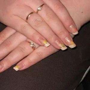 Скидки на наращивание ногтей! Френч за 100 грн