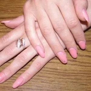 Наращивание ногтей 