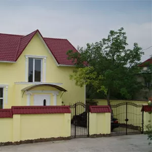 Продам свой дом с видом на озеро.