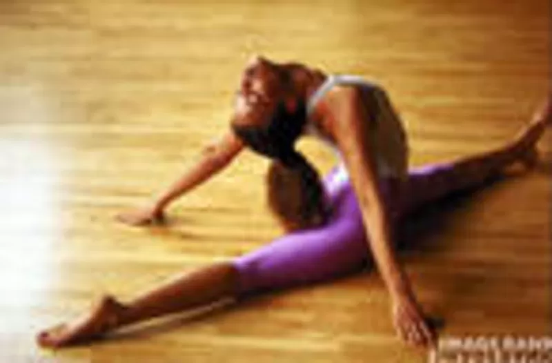 Стретчинг - приятный способ оставаться в форме.