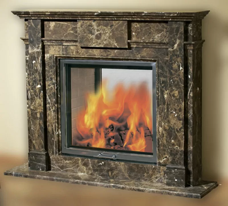 Камин из мрамора в интерьере.Киев.