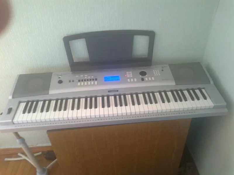 Продам сентизатор Yamaha DJX - 230