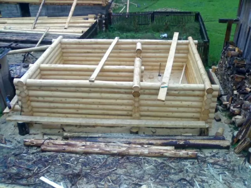 Срубы: деревянные дома, бани.