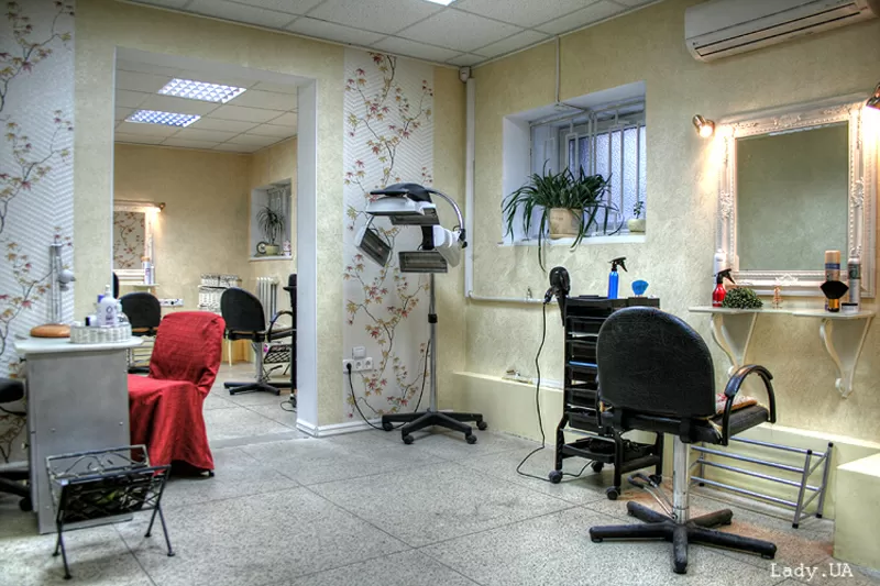 Продается салон красоты,  Киев,  центр- 25 тыс. $ доля бизнеса 2