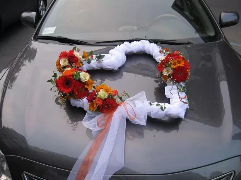 Украшение свадебного авто и кортежа