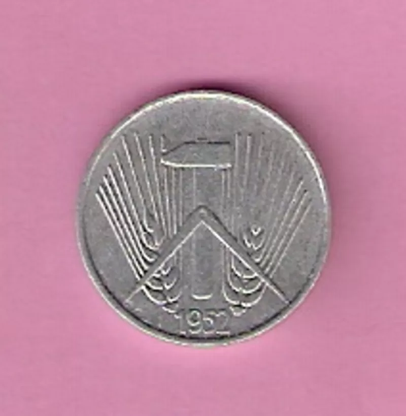 Продаю монету 1 пфенниг ГДР,  1952 год. 