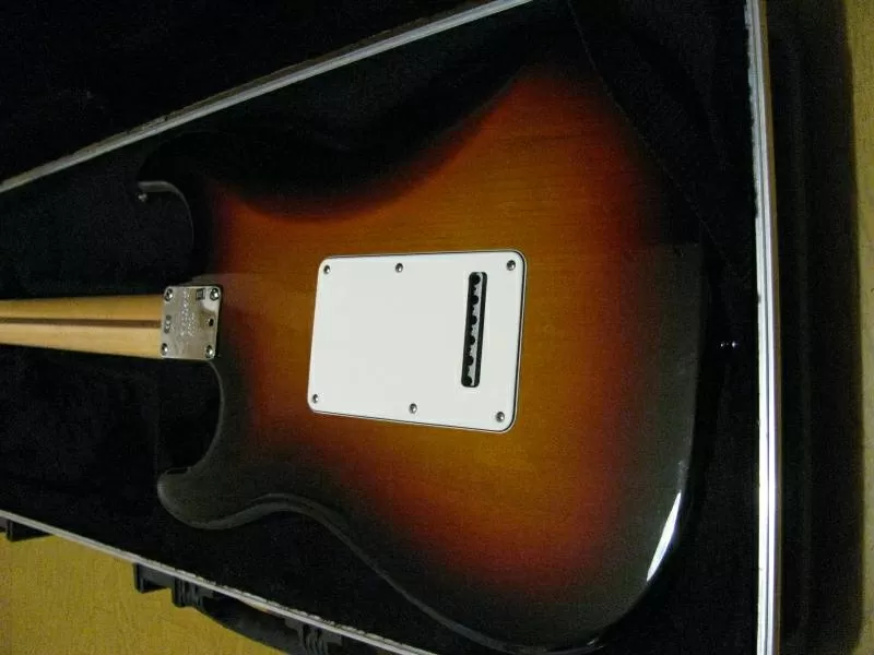 Продам  Fender American Standard Stratocaster SB  3