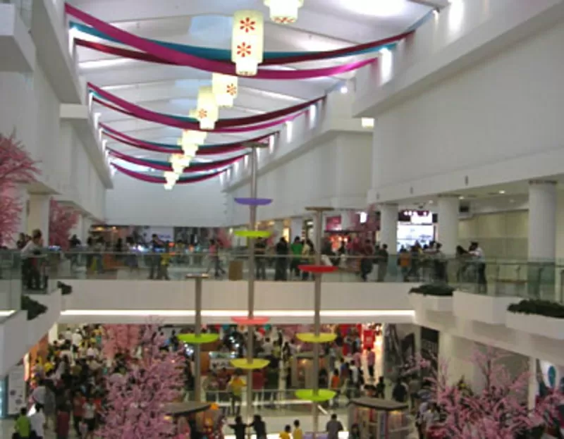 Весеннее оформление торговых центров, магазинов и супермаркетов