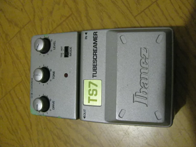 Продам педаль Boss DS-1,  FS-5L,  RC-2,  СЕ-3 7