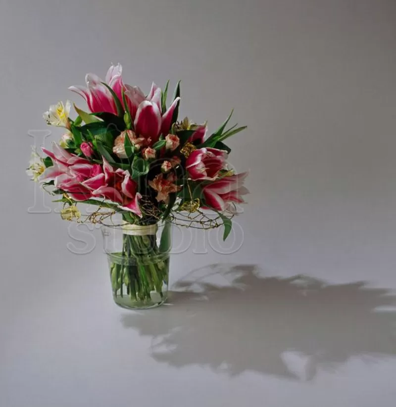 Поздравительная весенняя флористика, посвященная празднику 8 марта