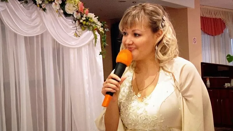 Тамада - ведущая,  живая музыка. световые эффекты