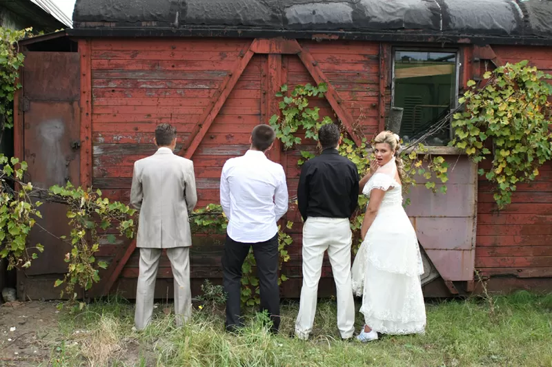 Фотосессия в стиле Trash the dress 7